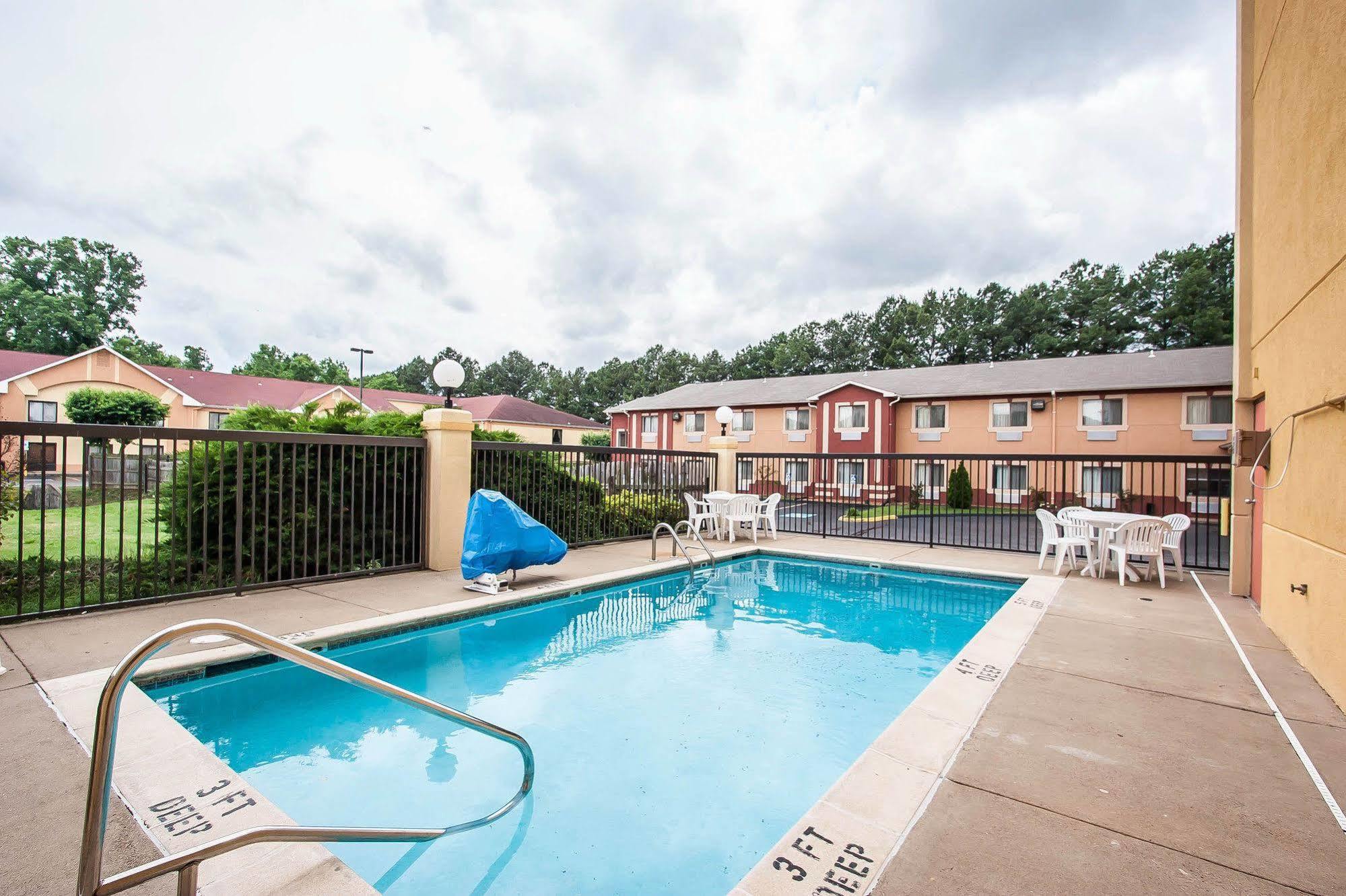Econo Lodge Inn & Suites Memphis Zewnętrze zdjęcie