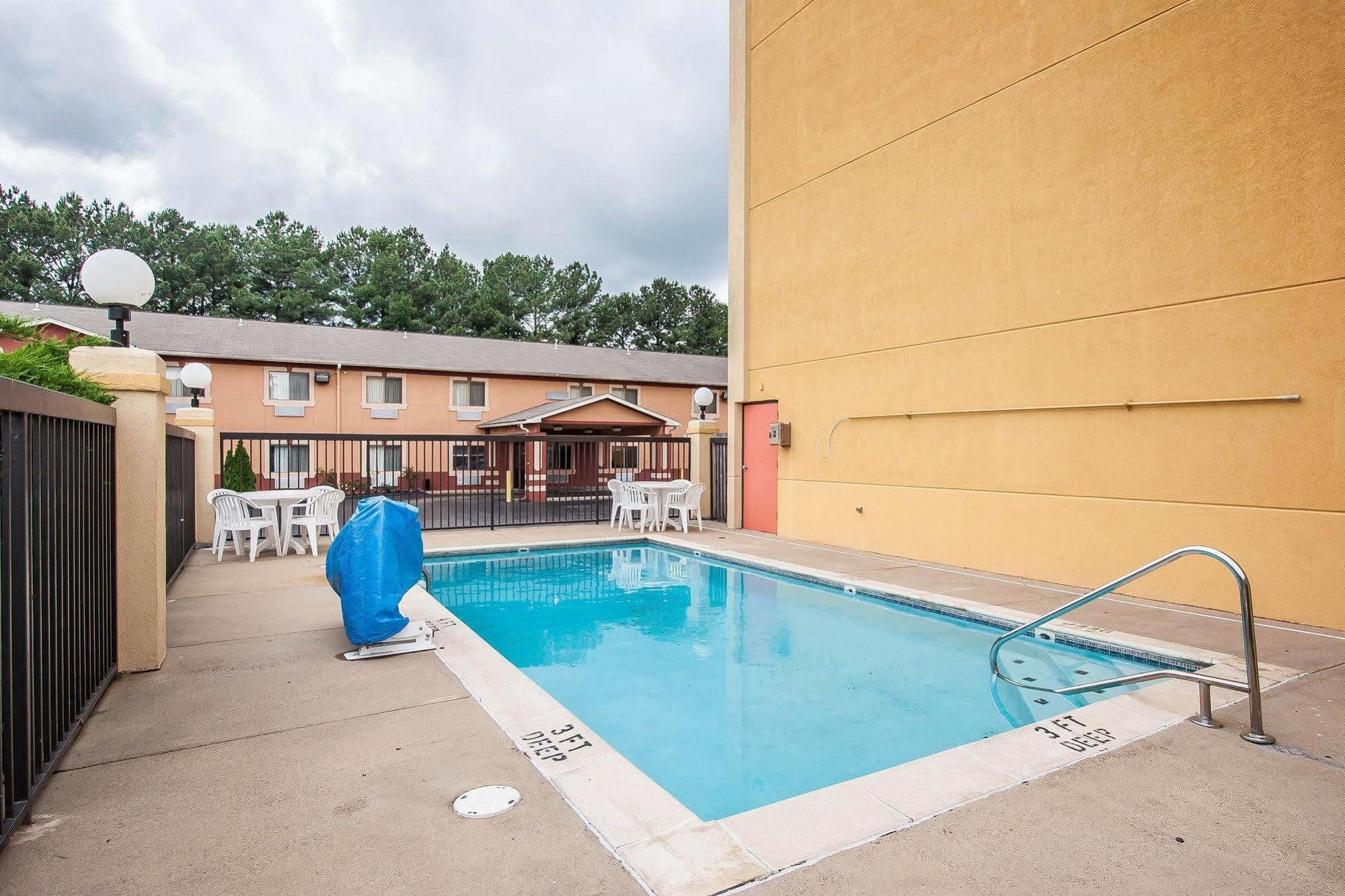 Econo Lodge Inn & Suites Memphis Zewnętrze zdjęcie
