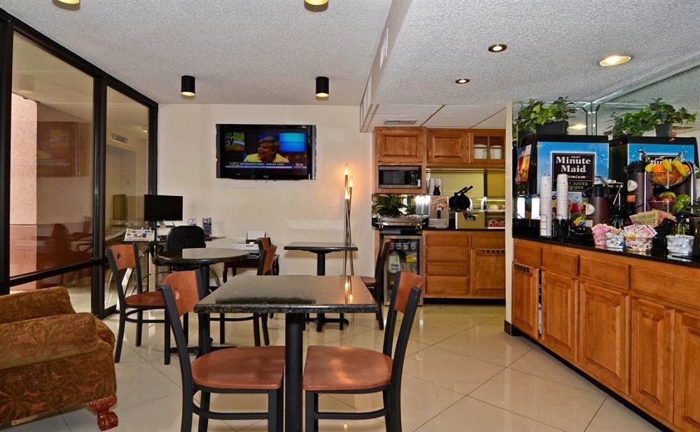 Econo Lodge Inn & Suites Memphis Zewnętrze zdjęcie